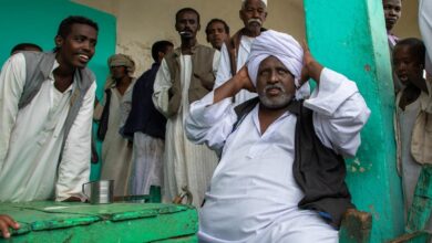 لا تبدو في الأفق إمكانية لاستقرار إقليم شرق السودان ما لم تكن هناك إرادة مشتركة لتعزيز السلم الأهلي بين مكوناته (غيتي)