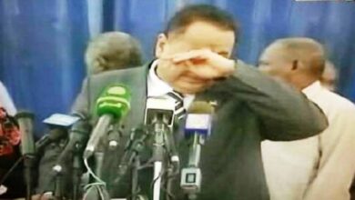 غندور يبكي بعد نجاة المخلوع من محاولة القبض عليه في جنوب افريقيا