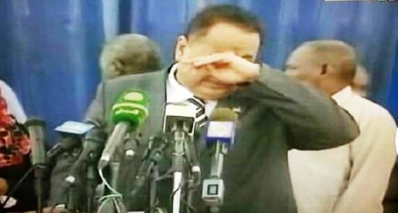 غندور يبكي بعد نجاة المخلوع من محاولة القبض عليه في جنوب افريقيا