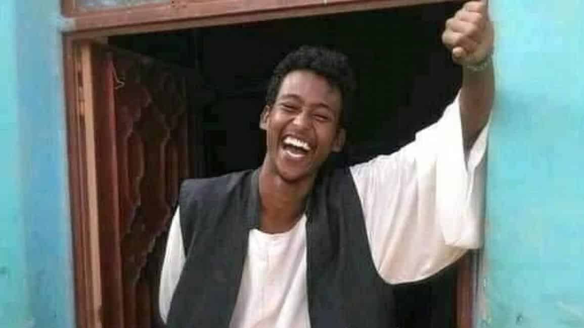 الطالب عبد العزيز الصادق