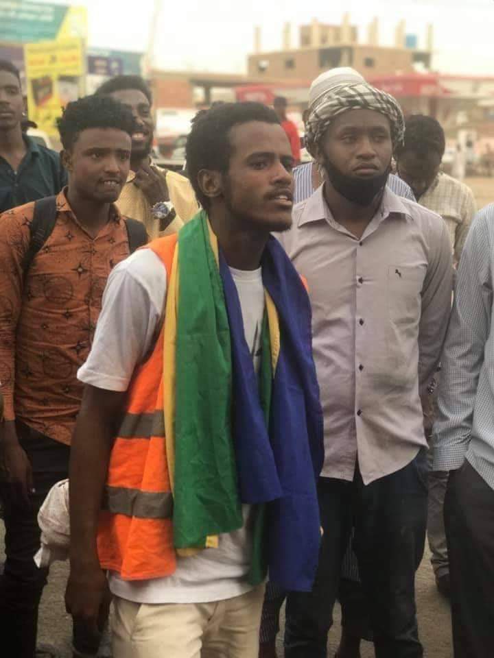 مجهول يطلق النار على الشباب في اعتصام شارع الستين