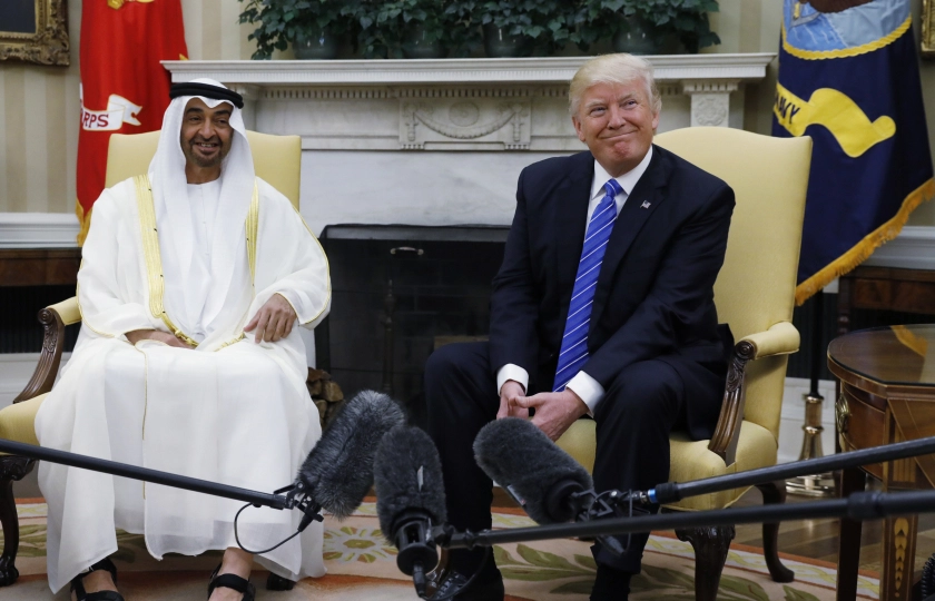 ولي العهد الإماراتي الأمير محمد بن زايد والرئيس الأمريكي دونالد ترامب/ رويترز
