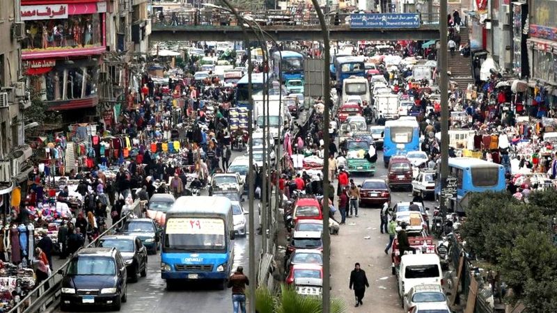 شارع مزدحم في القاهرة بمصرGETTY IMAGES