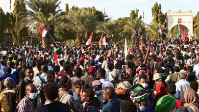 آلاف الثوار في محيط القصر الجمهوري