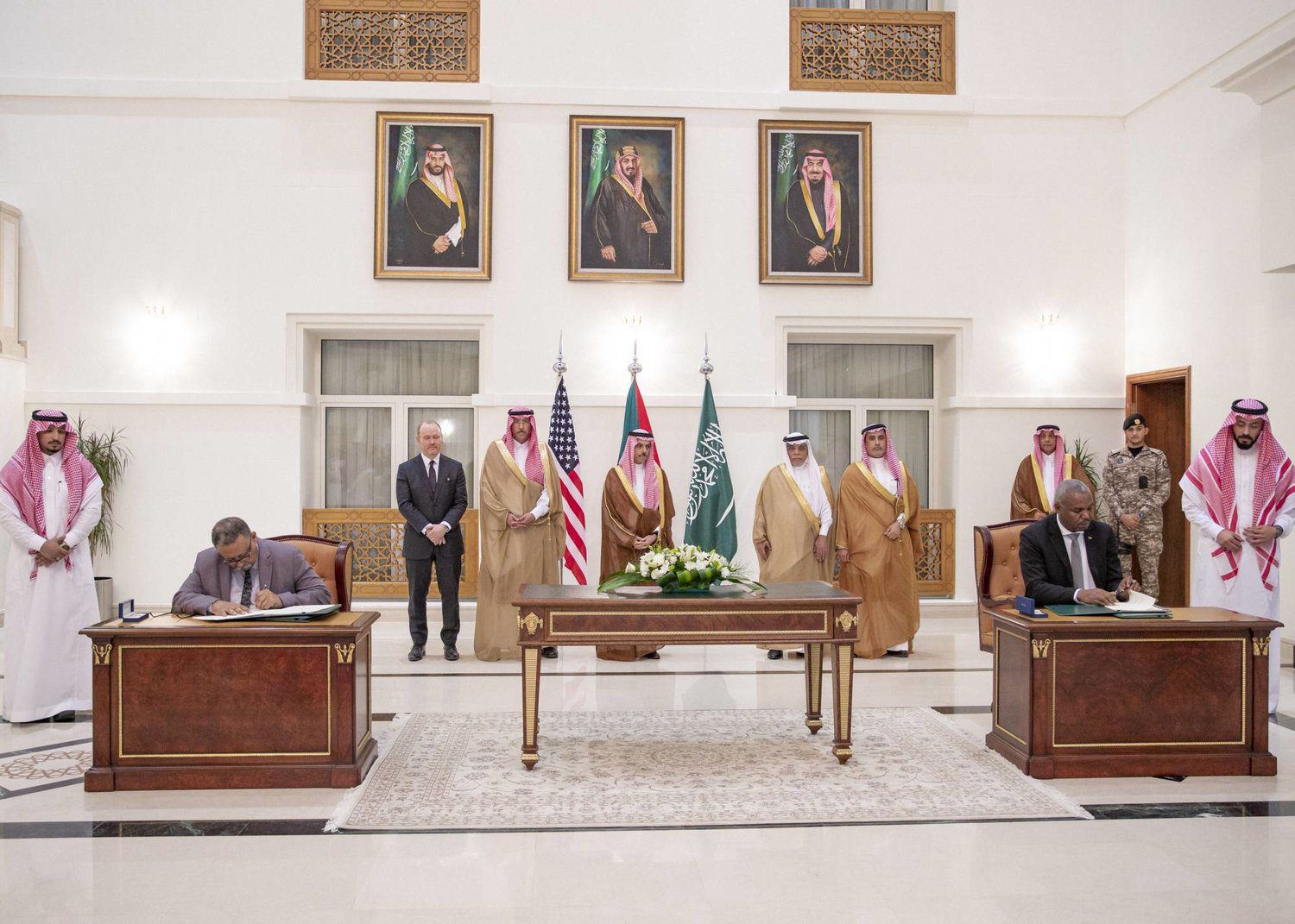 السعودية وأميركا تعلنان توقيع اتفاقية لوقف إطلاق النار قصير الأمد في السودان