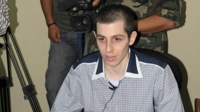 جلعاد شاليط أثناء الأسر