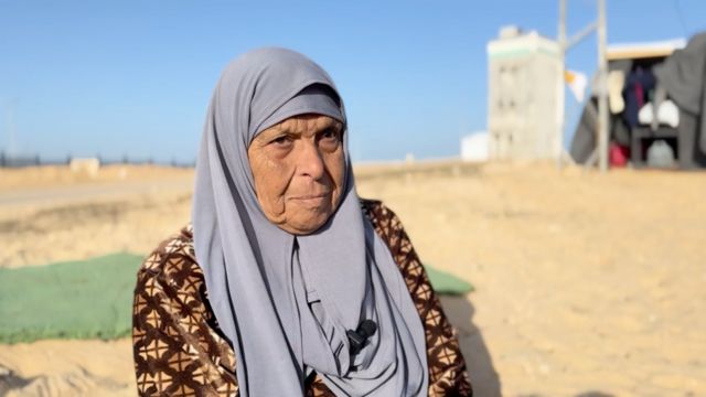 أمنية ليلى العودة إلى منزلها ولو كان ركامًا.