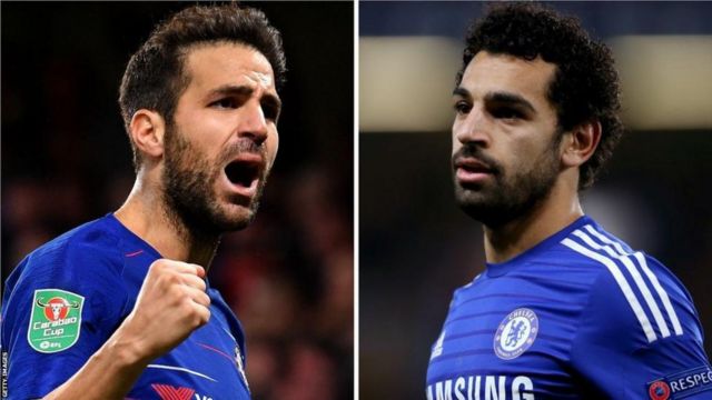 فابريغاس (يسار) ومحمد صلاح (يمين)