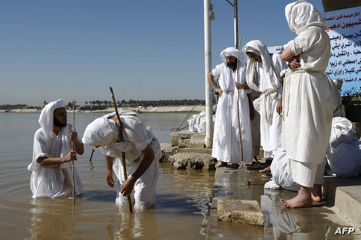 جانب من احتفال الصابئة بيوم التعميد الذهبي-أرشيف جانب من احتفال الصابئة بيوم التعميد الذهبي-أرشيف