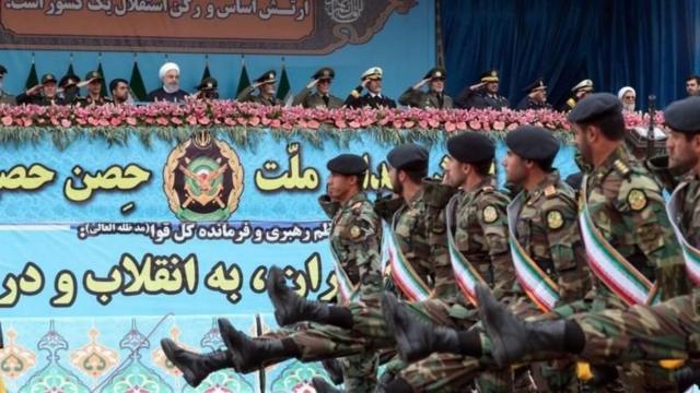 يعمل الحرس الثوري بشكل مستقل عن الجيش النظامي