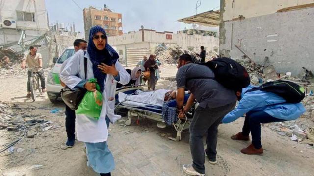 مصاب حول مستشفى كمال عدوان