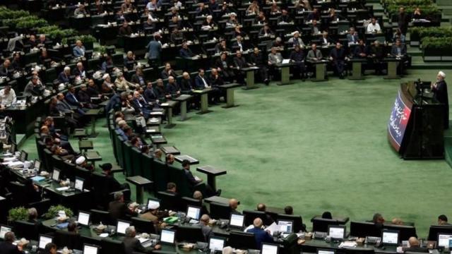 للمجلس سلطة إصدار القوانين ورفض الميزانية السنوية