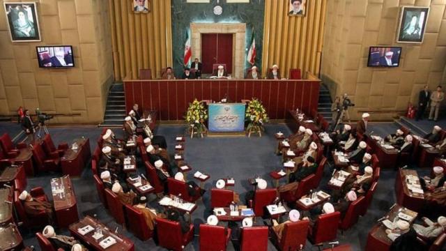 يتم انتخاب أعضاء مجلس خبراء القيادة بالاقتراع الشعبي المباشر كل 8 سنوات