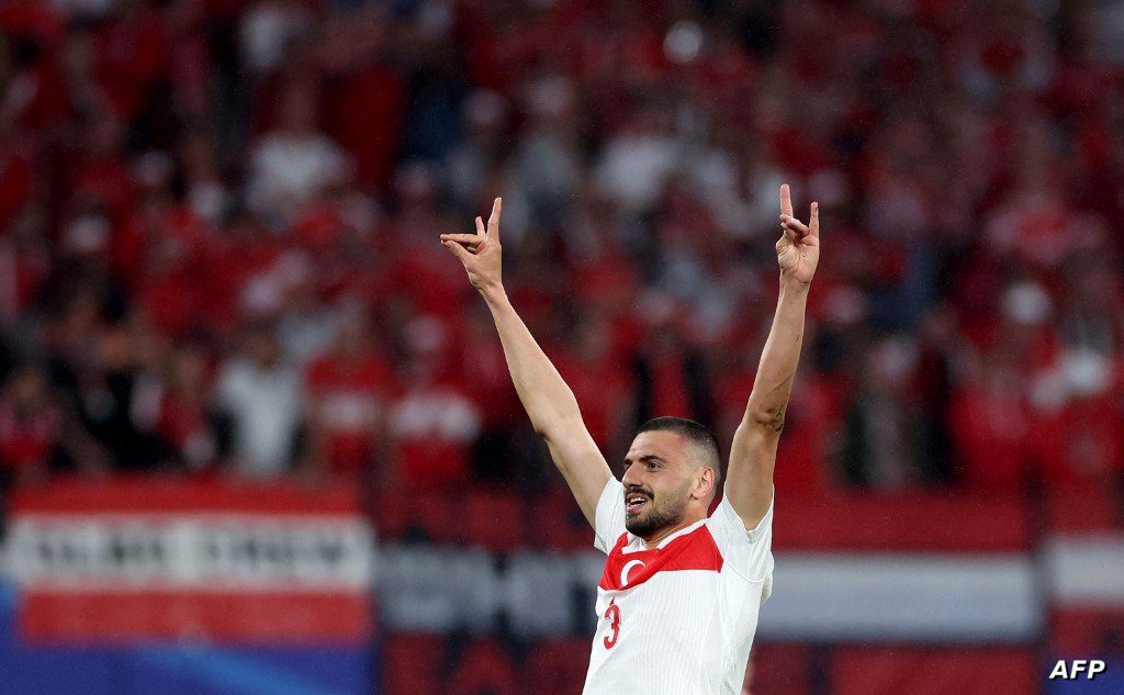 “اليويفا”-يحقق-مع-نجم-تركيا-بعد-حركة-“الذئاب-الرمادية”