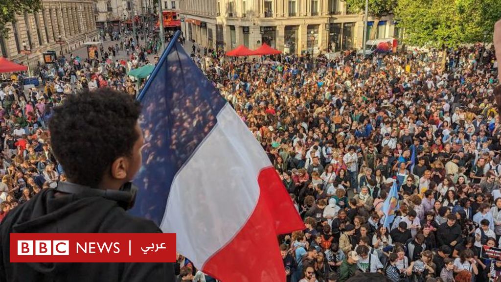 كيف-وُلدت-مصطلحات-اليمين-واليسار؟-وماذا-تعني؟