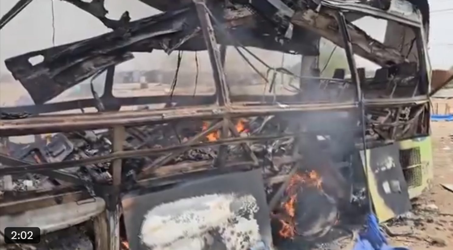 الجيش يقصف حافلة ركاب عائدون إلى الخرطوم بمسيرة