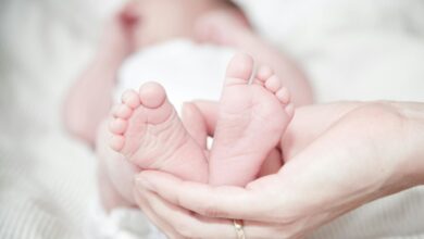 المرأة أنجبت طفلين بعد أن حملتهما في رحمين (صورة تعبيرية) | Source: pexels