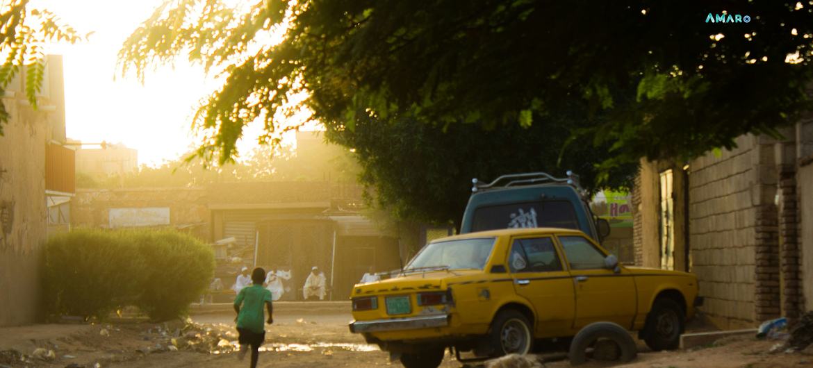 © Unsplash/Ammar Nassir أدى الصراع- الذي اندلع في 15 أبريل 2023، في السودان إلى أكبر أزمة نزوح في العالم.