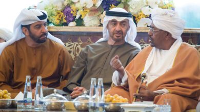 محمد بن زايد وعمر البشير