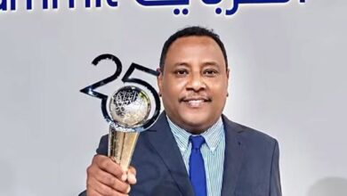الطيب عبدالماجد يفوز بجائزة الإعلام العربي في (دبي)